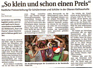 Auf dem Bild ist ein Zeitungsausschnitt zu sehen, der die Presiverleihung in der oberen Rathaushalle beschreibt.