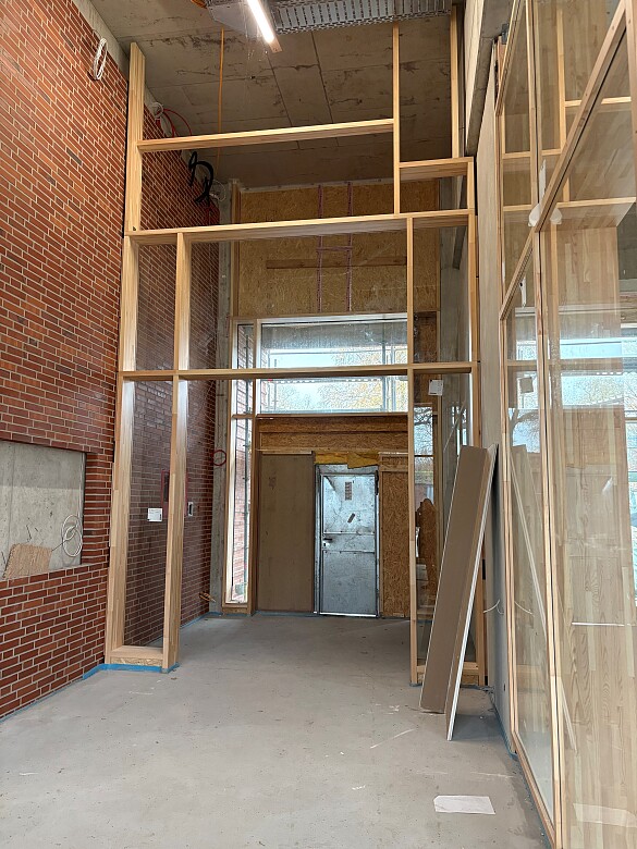 Durchgang auf den zuk&uuml;nftigen Schulhof